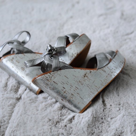 Lauren Ralph Lauren Silver Wedges New - Picture 2 of 8